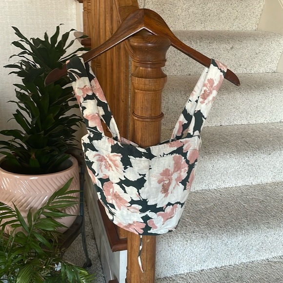 NWT Abercrombie & Fitch Linen Floral Crop Top - Picture 2 of 8